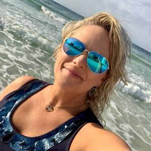 Meet your Posher, Bobbie